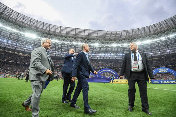 间的正面交 间的正面交