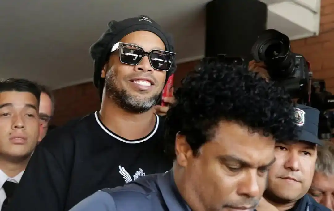 不断完善自 不断完善自